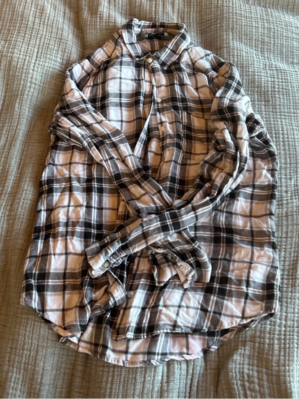 Hollister Plaid Button-Down Shirt in Black and White